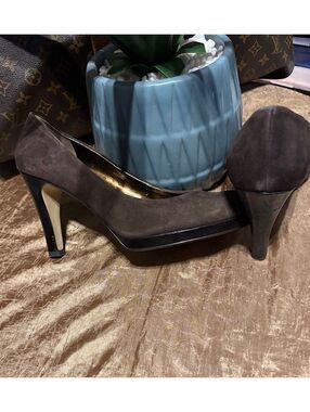 Enzo Angiolini Brown Suede Round Toe Pumps (Brown) Sz-8
